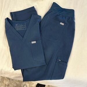 Figs set in dark harbor